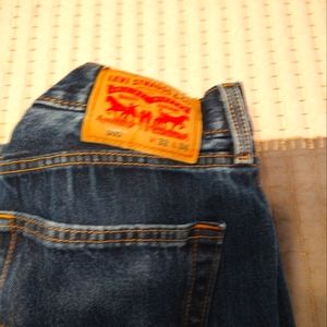 32x34 Levi jeans